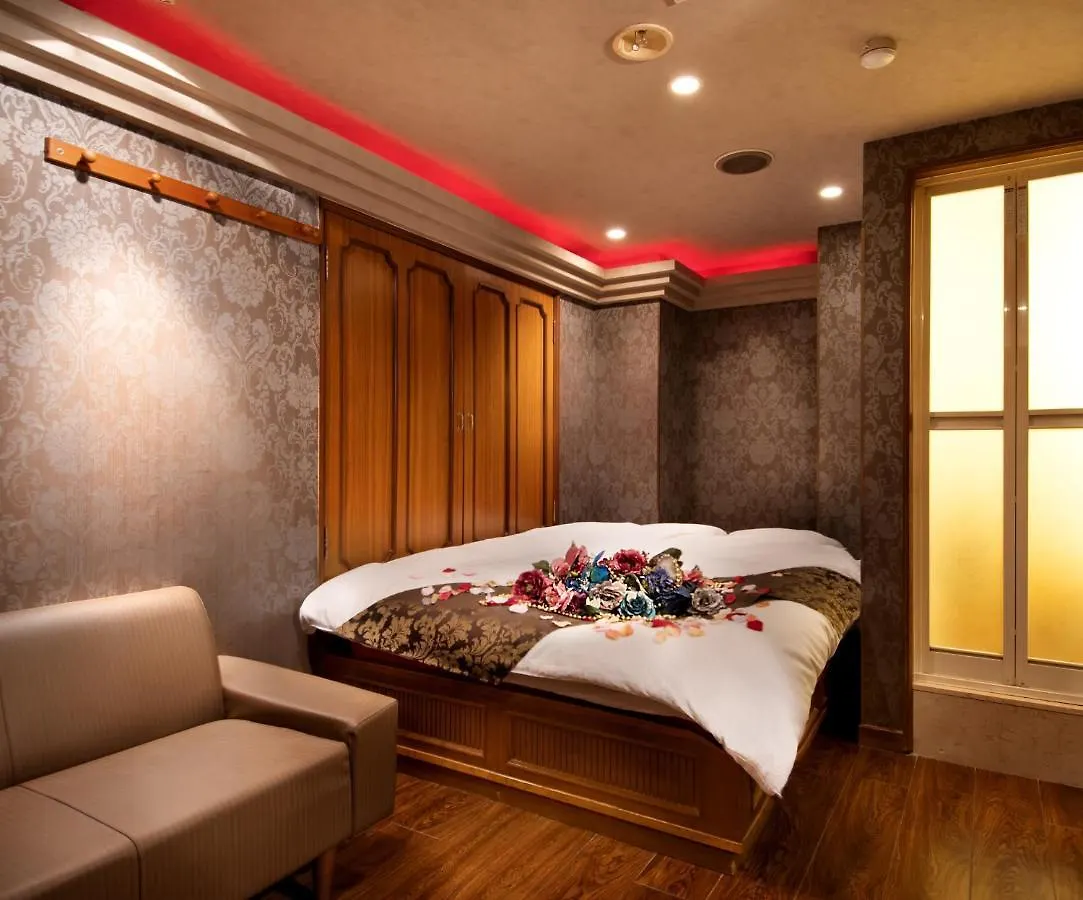 Namba Little Chapel (Adults Only) Hotel Osaka 2*,