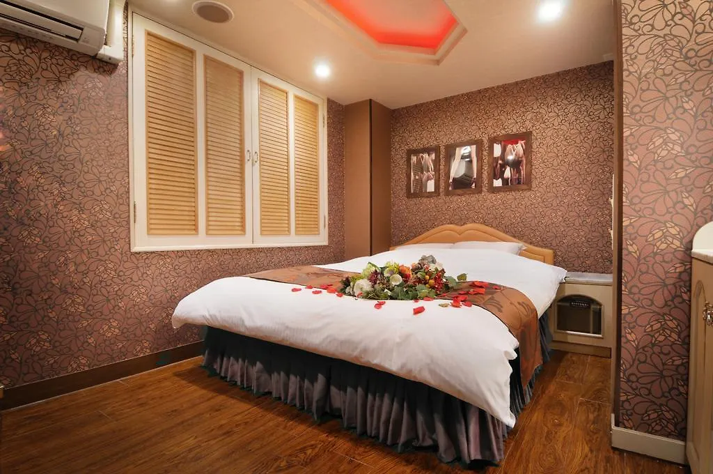 Namba Little Chapel (Adults Only) Hotel Osaka Love hotel